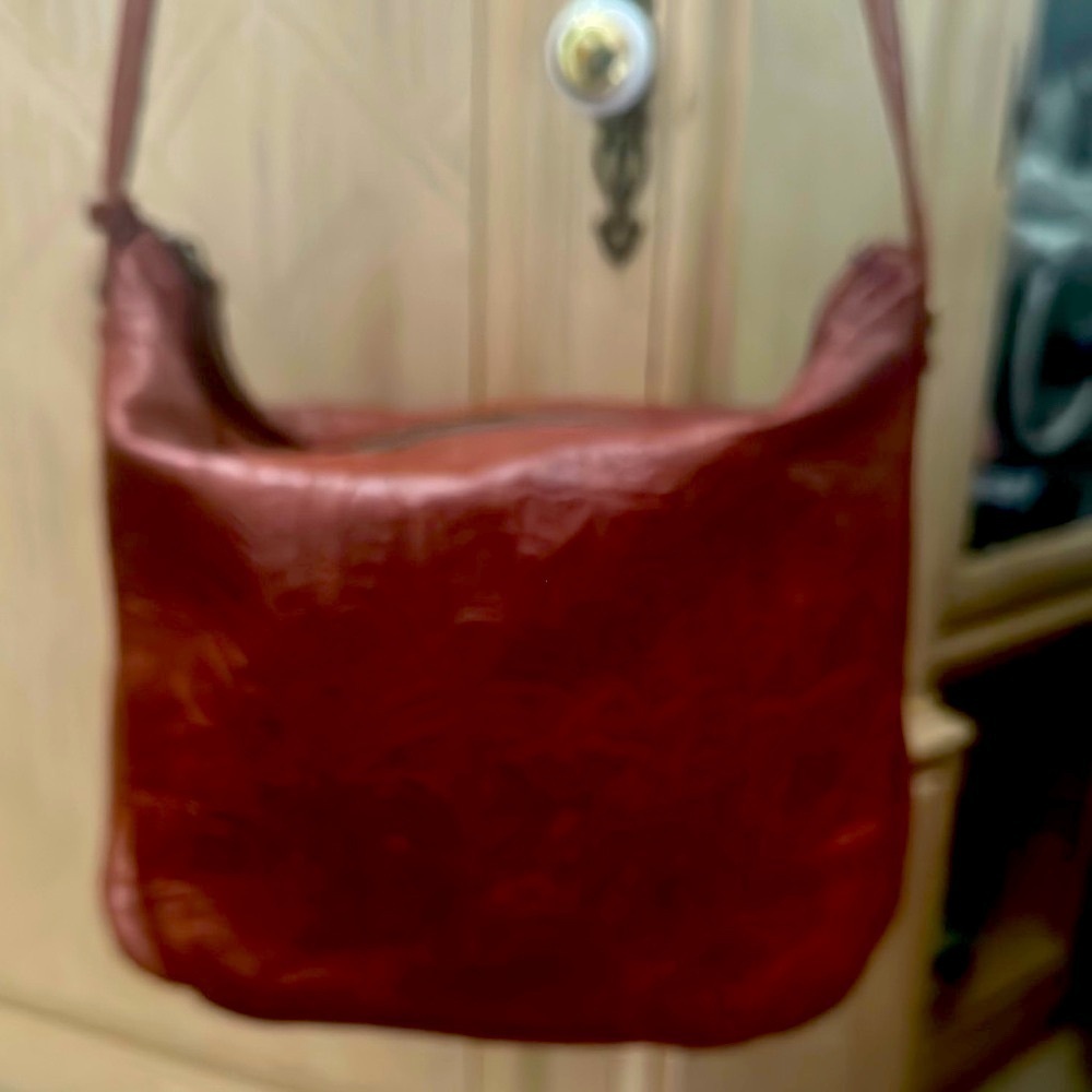 Elegant Brown Leather Shoulder Bag - Picture 3 of 13